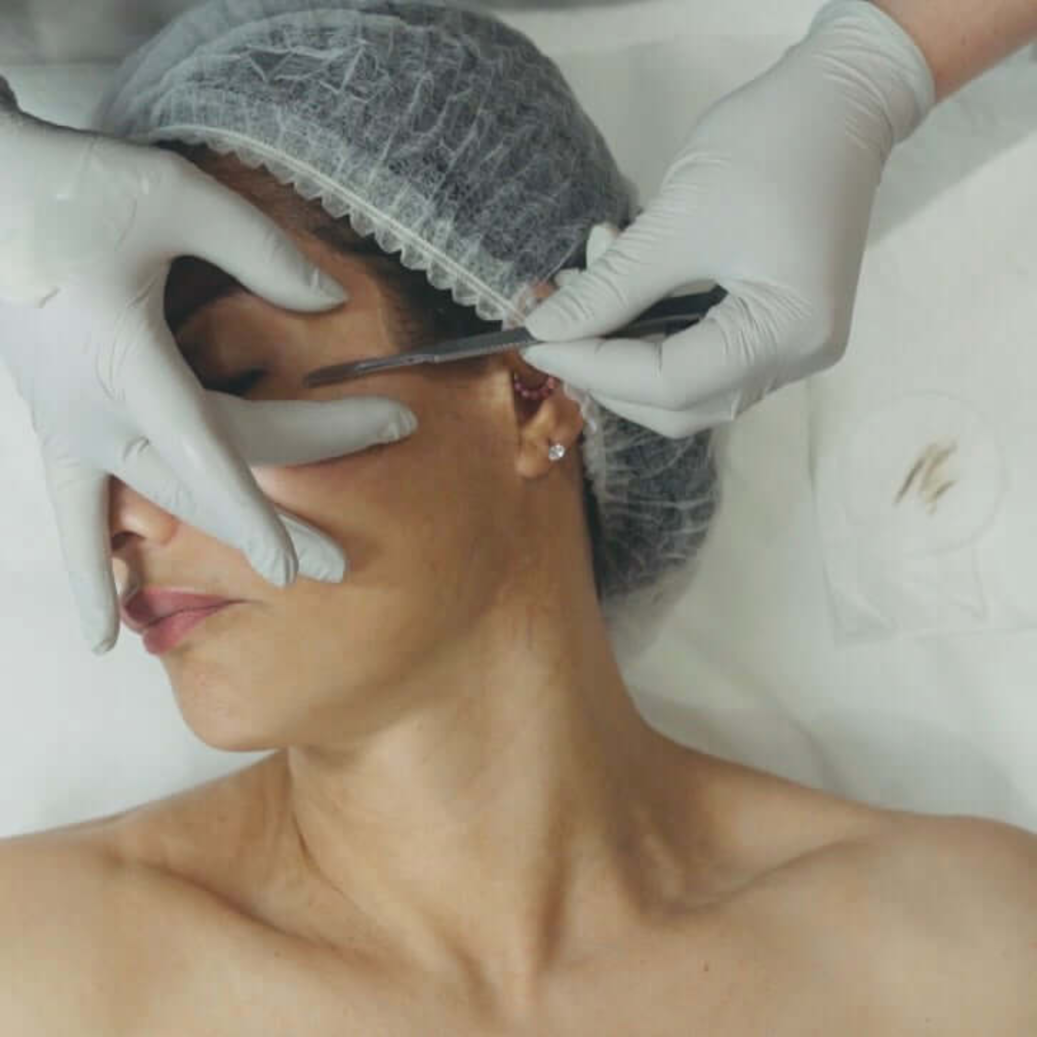 Glow & Skin Online Dermaplaning Course - expert training in professional dermaplaning facials. Achieve dermaplaning certification, attract new clients, and gain skills for delivering safe, effective, and flawless treatments