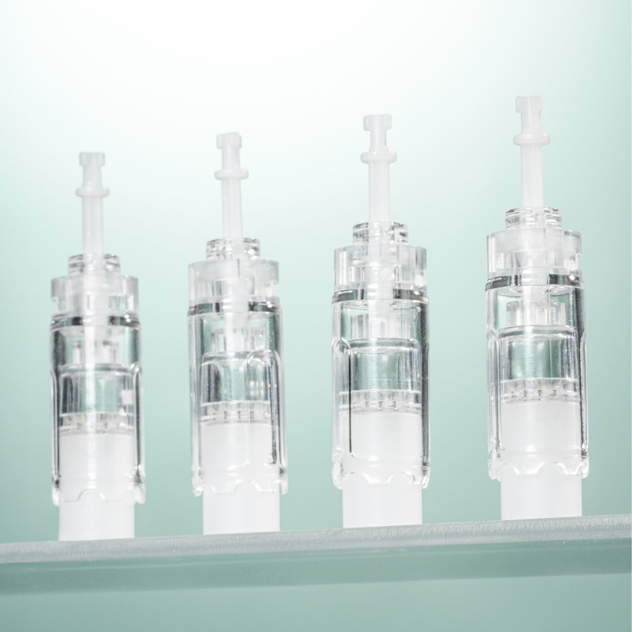 The best microneedling device designed for professional skincare treatments. Each cartridge features a 3-Lock design with built-in isolation for safe, sterile usage.