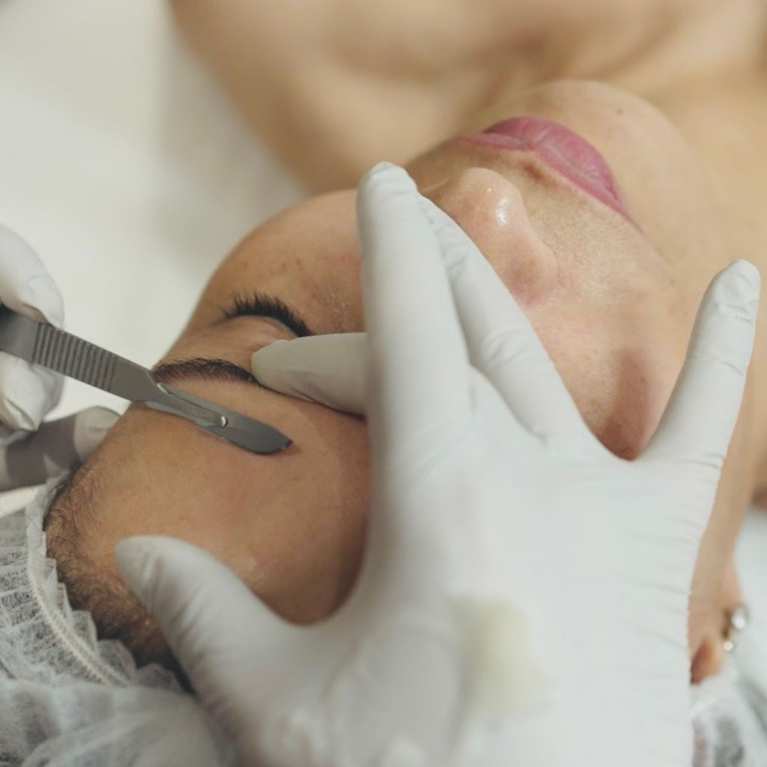 Comprehensive dermaplaning course for skilled esthetician training
